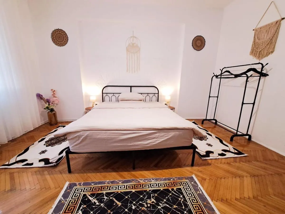 Elegant Central Flat 2Br Bucharest